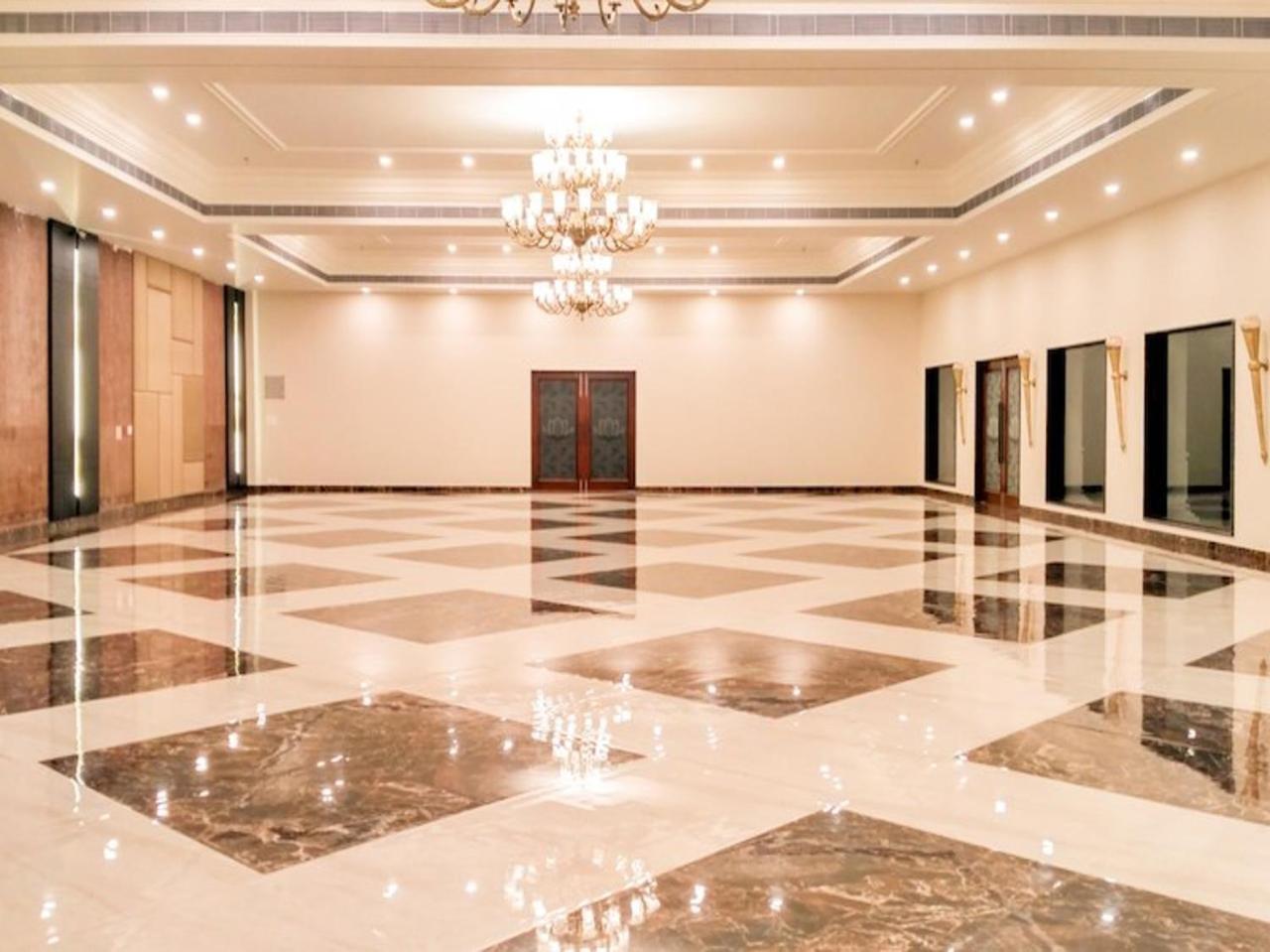 Hotel Lotus Grand Mathura Dış mekan fotoğraf